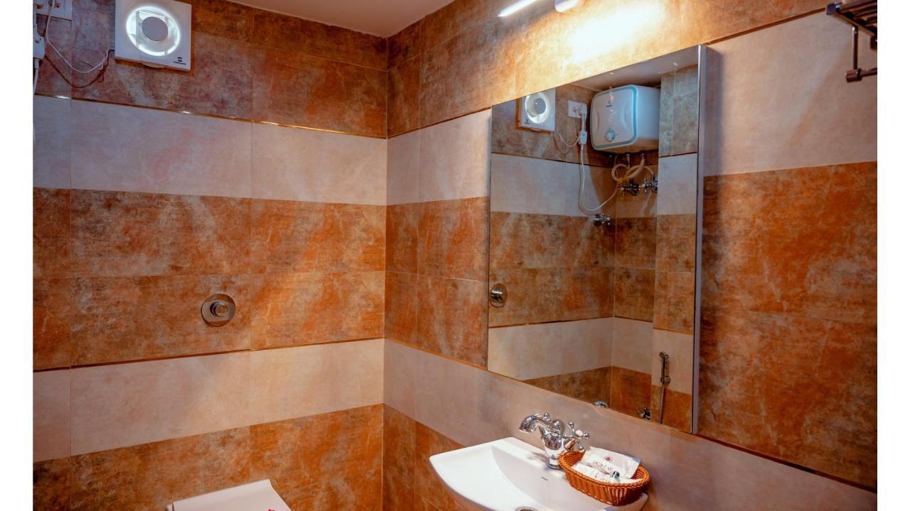 Hotel Dc Star Tarapith Extérieur photo